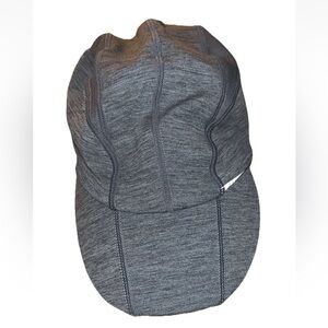 Athleta Grey Run Cap In Supersonic Reflective Detail Stretch NWT Size S/M